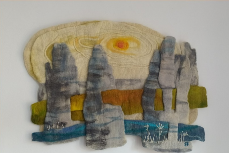 Художничката Емилия Върбанова представя изложба Завръщане към корените във Враца