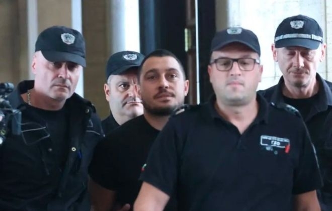 Дилърът от София с наркотици и бебе в колата остава в ареста