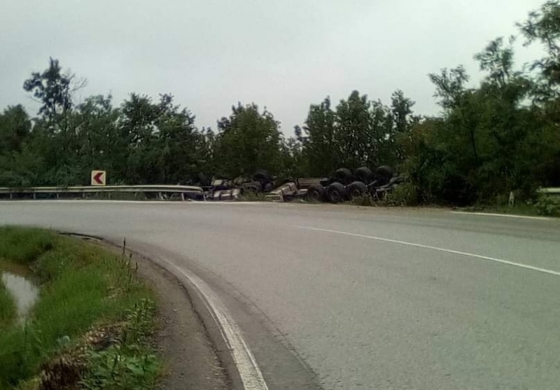 Турски ТИР е катастрофирал на международен път Е-79 във Видинско
