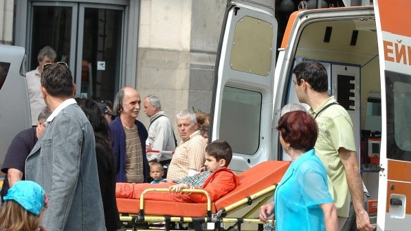 Хлапак пострада след като бе пометен от колелото на свой