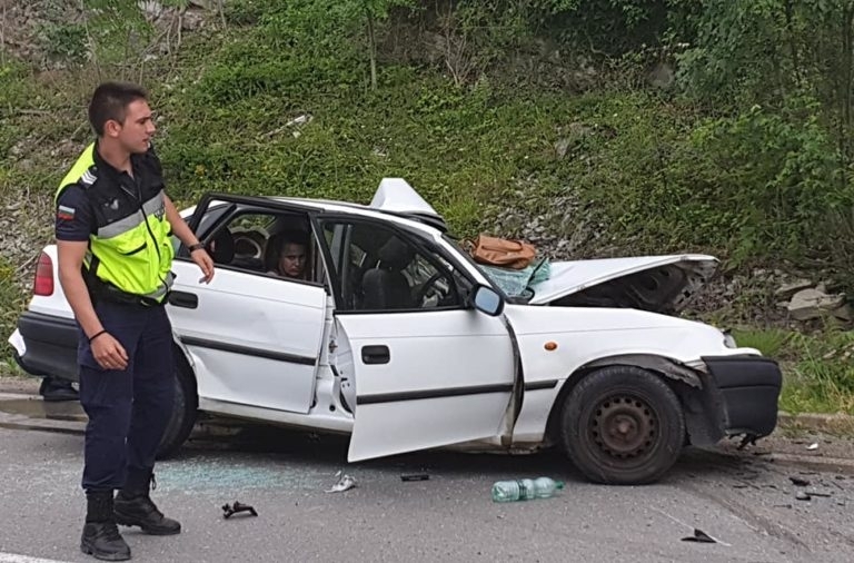 Пиян дядо катастрофира в Монтанско съобщиха от МВР Случаят е от