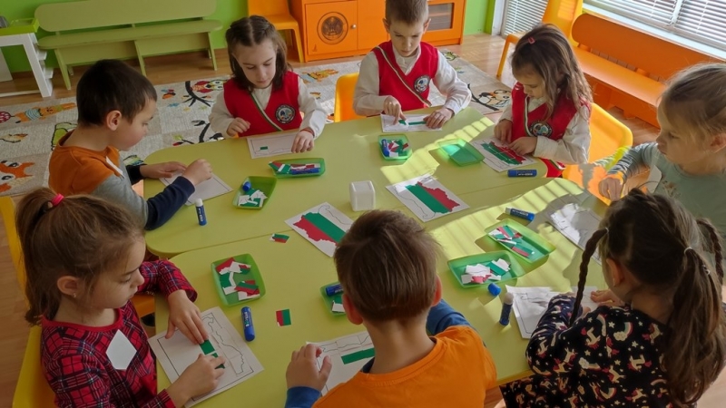 Педагогическата практика в ДГ Единство Творчество Красота във Враца включва