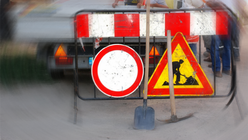 Ремонтни дейности ограничават движението пред бл №22 в ж к Дъбника