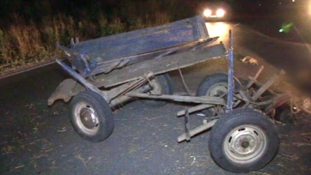 Тежка катастрофа между бус и каруца е станала вчера в