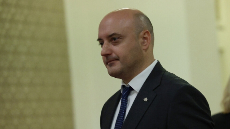 Министърът на правосъдието Атанас Славов оспори пред петчленен състав на