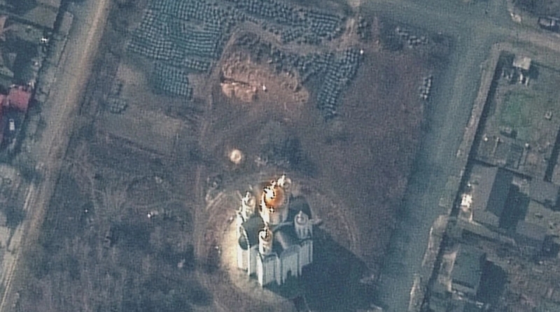 Сателитни снимки показват масов гроб в предградието на Киев Буча
