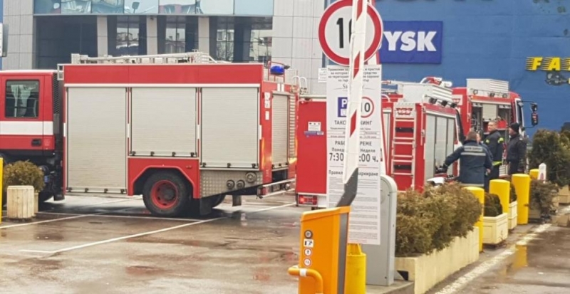 Работната версия за причината за пожара в търговския център в