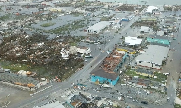 Премиерът на Бахамите Хюбърт Минис каза, че жертвите от урагана