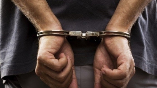 Полицията разкри мъжете откраднали джипа на Росен Плевнелиев в мол