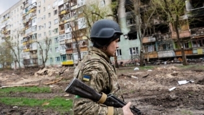 Украинските сили удържат позициите си при интензивни улични сражения с