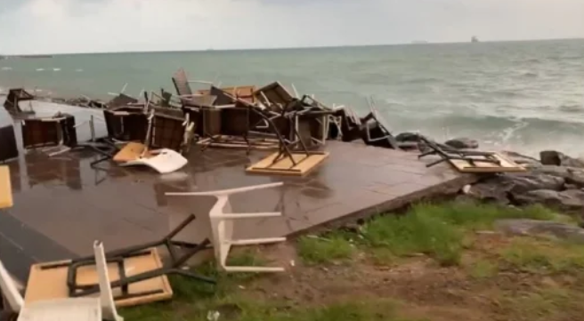 Мощно торнадо се разрази край бреговете на Южна Турция съобщава