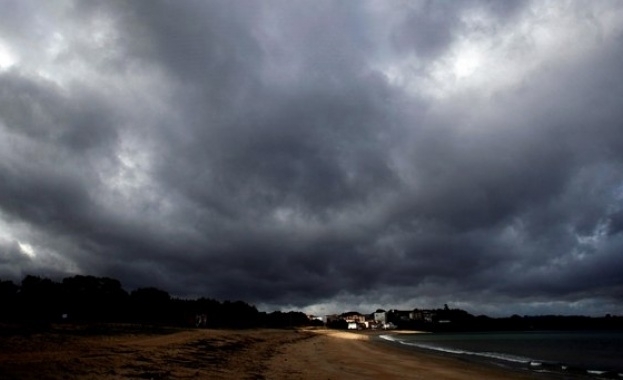 Силни бури в централната част на Франция и югозападния регион