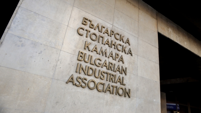 Минималната работна заплата МРЗ да е не повече от 42