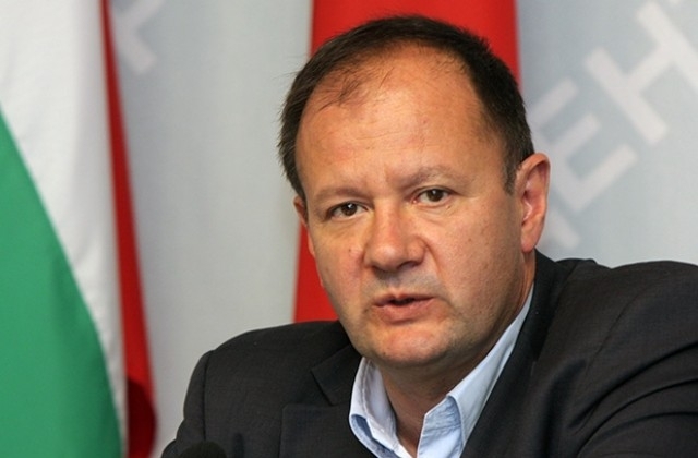 Бившият председател на БСП Михаил Миков обяви, че напуска партията.