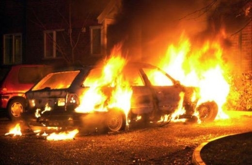 Полицията във Видин разследва причините за възникнал пожар в кола