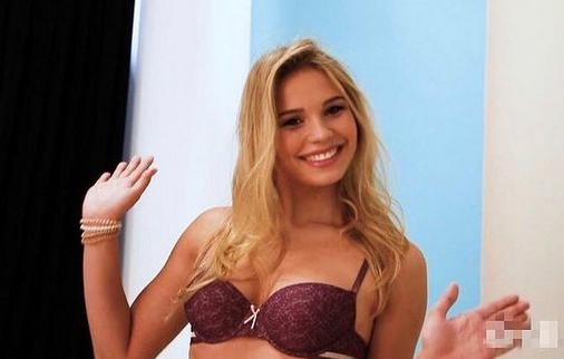 Казват че до всеки успял мъж стои една силна жена