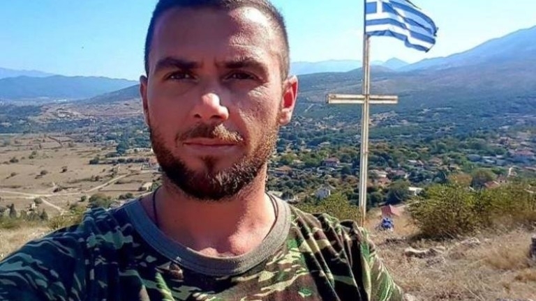 Албанската полиция вчера е застреляла грък след като той открил огън