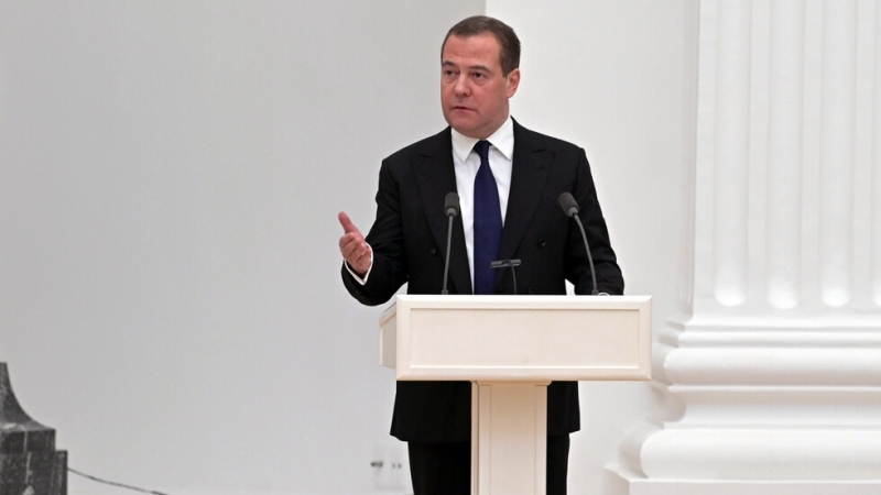 Медведев: Светът вероятно се намира на ръба на нова война