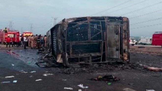 Двадесет и пет души загинаха при автобусна катастрофа в Индия