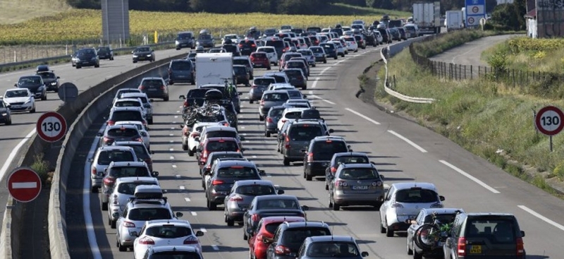 Заради трите почивни дни около Деня на Независимостта днес от