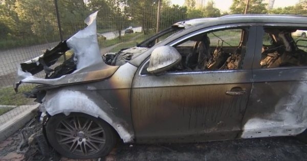 Палеж унищожи шест коли в столична автокъща