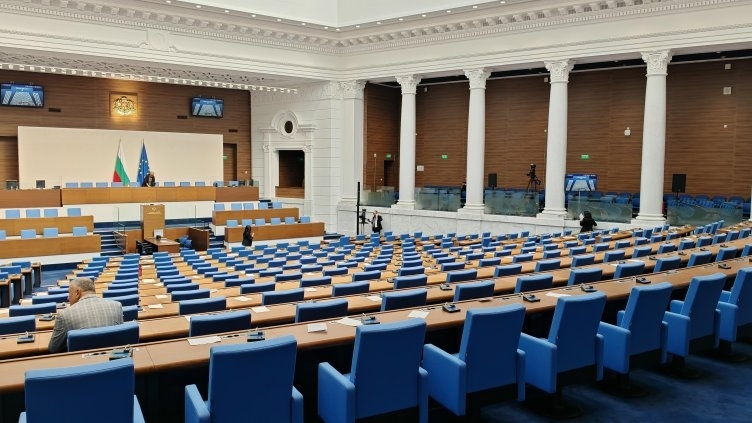 При избори днес: ГЕРБ-СДС с 25.7%, ДПС - НН изкачат втори, срив за ПП-ДБ