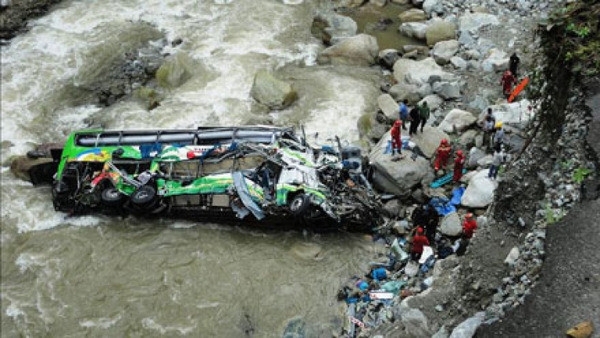 Най малко 11 души загинаха в Мароко при катастрофа на автобус