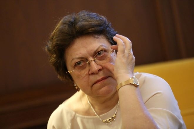 Дончева: Служебните кабинети показаха, че крадците на Румен Радев не се различават от тези на Бойко Борисов