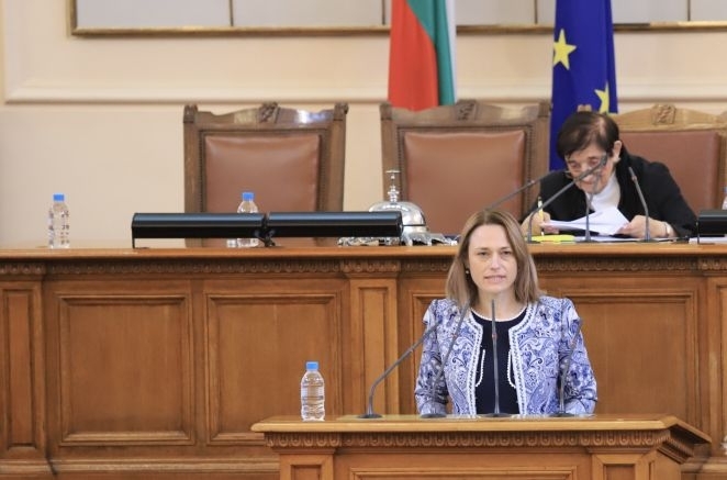 Според председателя на Народното събрание Ива Митева има нарушение на правилника при