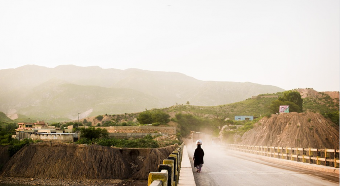 Гореща вълна обхванала региона на Карачи в Пакистан е причинила