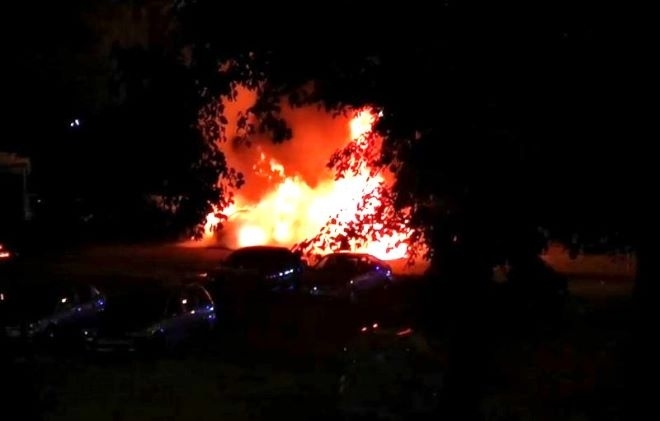 Двама опитаха да запалят автомобили във врачанско село, съобщиха от