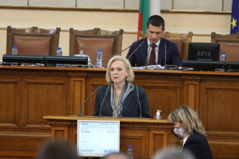 Петя Първанова подава оставка като председател на Държавната агенция за