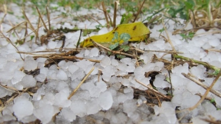 Има опасност от градушки и наводнения в следващите дни предупреждава БНТ