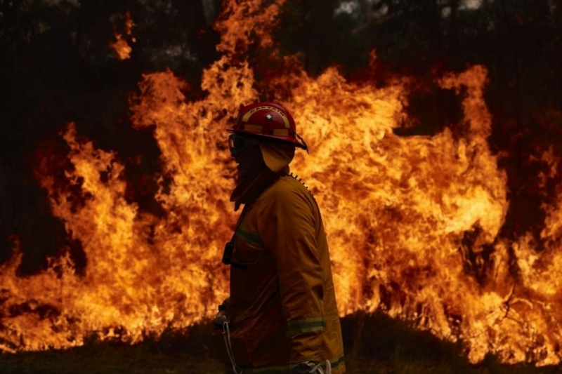 Четирима души са изчезнали при горски пожар в Австралия съобщава