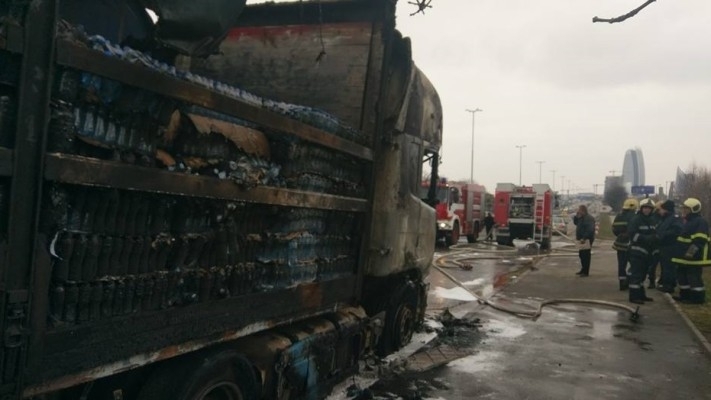 Камион се запали в движение по столичния бул Цариградско шосе