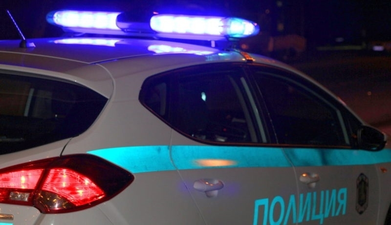 Тарикат без книжка се повози с нередовна кола във Врачанско