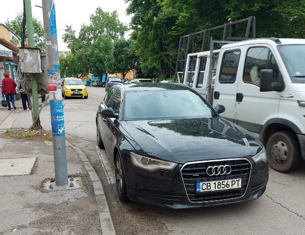 Софиянец с лъскаво Ауди вбеси видинчани с неграмотното си паркиране
