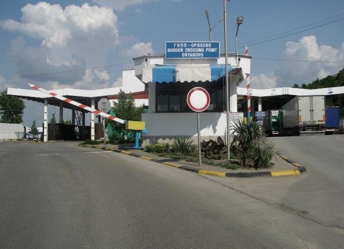 Според информация получена от румънските гранични власти от 16 часа