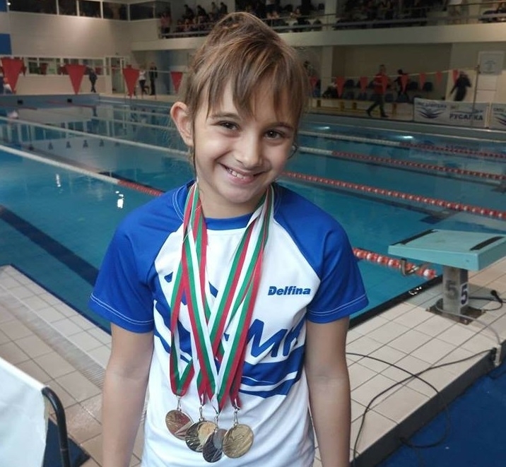 Младата плувкиня от ПК Атомик Козлодуй Никол Николова се завърна с