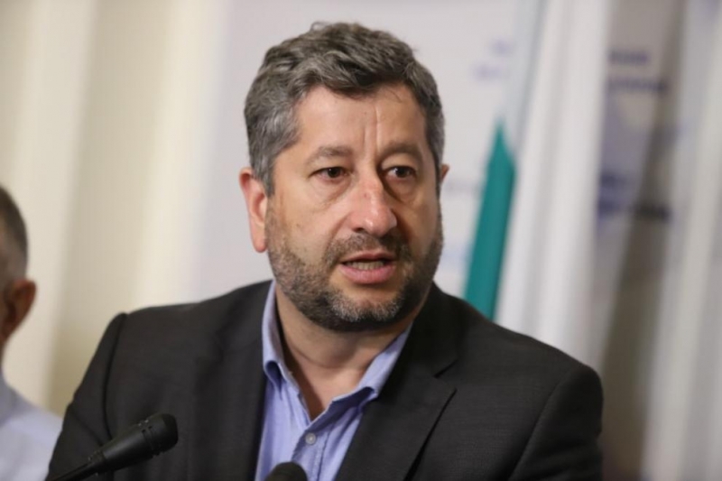 Все още нямаме решение от президента за третия мандат Позитивно