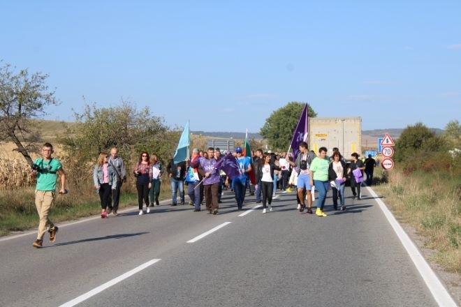 На магистрала Тракия се провежда своеобразно общо събрание на протестиращите