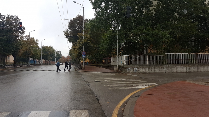 Блъснатия пешеходец във Враца е настанен в болница съобщиха от