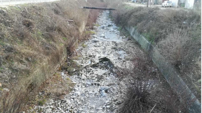 Нивото на река Лева в градската си част е спаднало