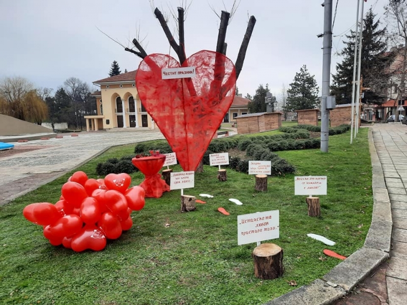 Община Оряхово осигури място за любов и снимки в града
