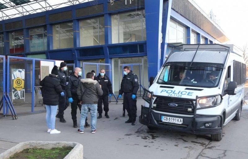 Полиция жандармерия и Регионална здравна инспекция в София блокираха всички