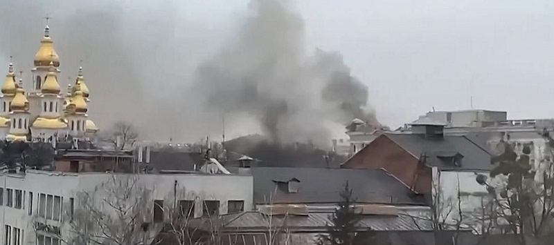 В Киев са чути няколко силни експлозии съобщават Франс прес