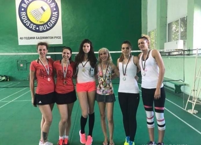 След отлично представяне на мъжете и жените от отбора по