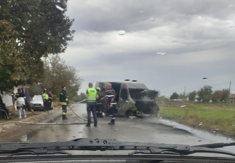 От МВР излязоха с подробности за пламналия бус вчера на