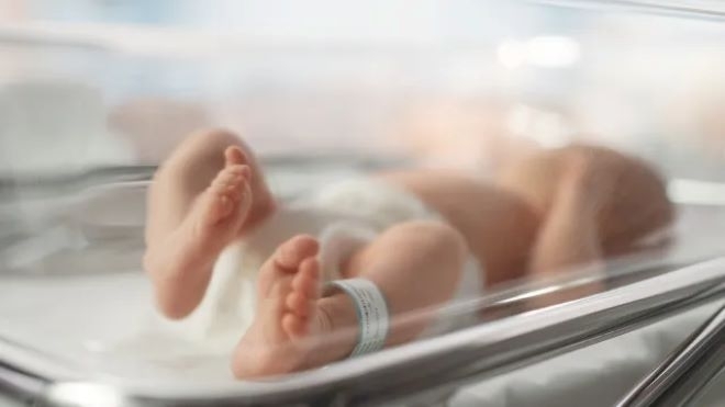 Заради починалото в линейка бебе: Уволниха медик в Сандански