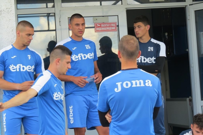 С група от 24 футболисти "Монтана" замина на лагер в Банско